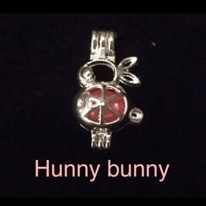 5 pendants w/ pearls